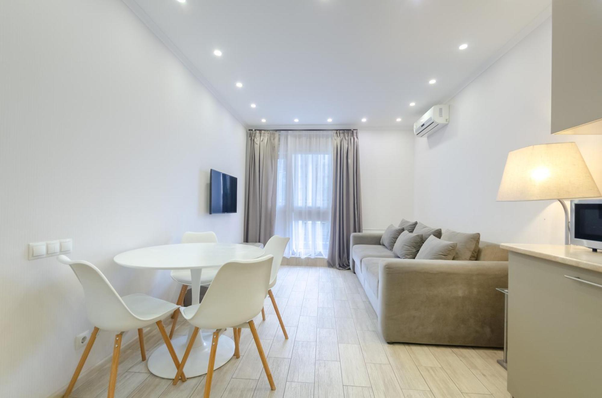 Petrovdom Apartments 3-143 In Rc Central Park, 7 John Mccain Street Kijev Kültér fotó
